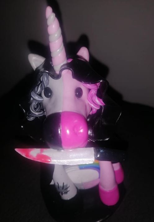 création unique licorne psycopathe